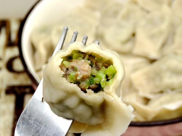 羊肉芹菜餃子的做法-家常味煮菜譜