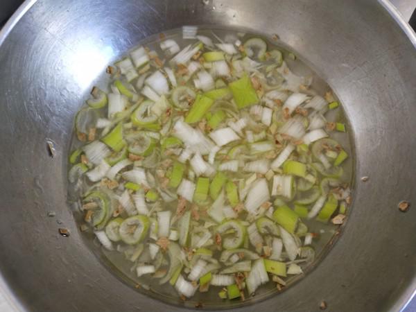 手打魚丸的做法-咸鮮味汆菜譜-易網健康養生網 手打魚丸的做法-咸鮮味汆菜譜