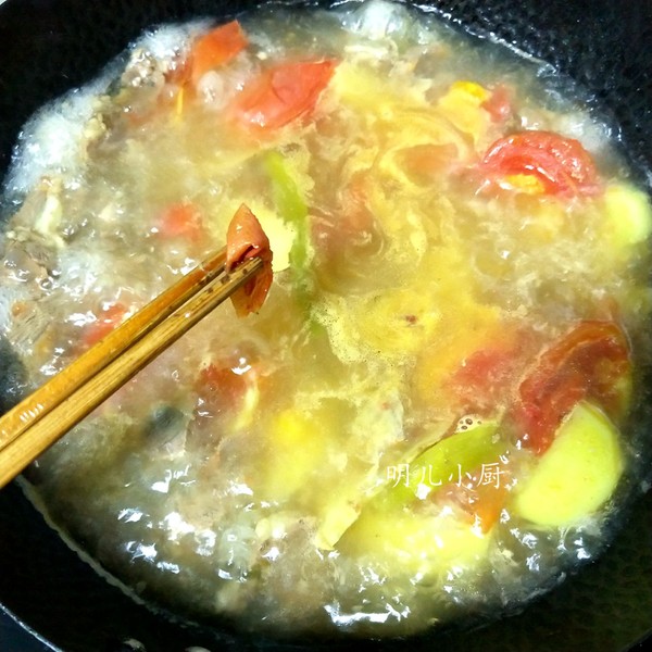 番茄牛肉湯的做法-家常味燉菜譜-易網健康養(yǎng)生網 番茄牛肉湯的做法-家常味燉菜譜