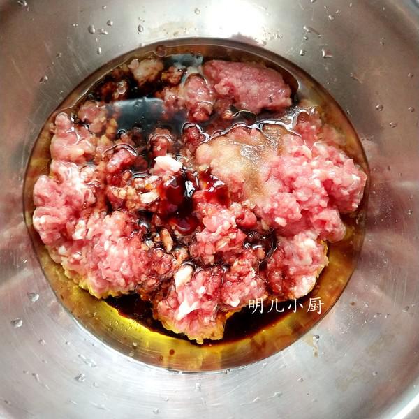 羊肉芹菜餃子的做法-家常味煮菜譜-易網<a href=http://www.xllyou.com/ target=_blank class=infotextkey>健康養生</a>網 羊肉芹菜餃子的做法-家常味煮菜譜