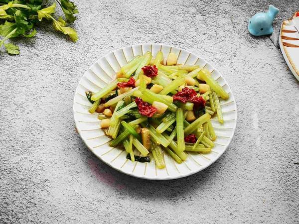 芹菜貝丁的做法-咸鮮味炒菜譜