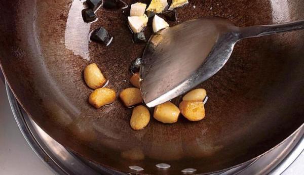 金銀蛋浸菠菜的做法-家常味炒菜譜-易網健康養生網 金銀蛋浸菠菜的做法-家常味炒菜譜