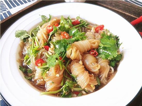 酸辣魔芋結的做法-酸辣味拌菜譜-易網健康養生網 酸辣魔芋結的做法-酸辣味拌菜譜