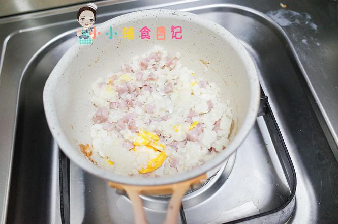 12個月以上香腸鱈魚炒蛋粒粒面的做法-家常味蒸菜譜