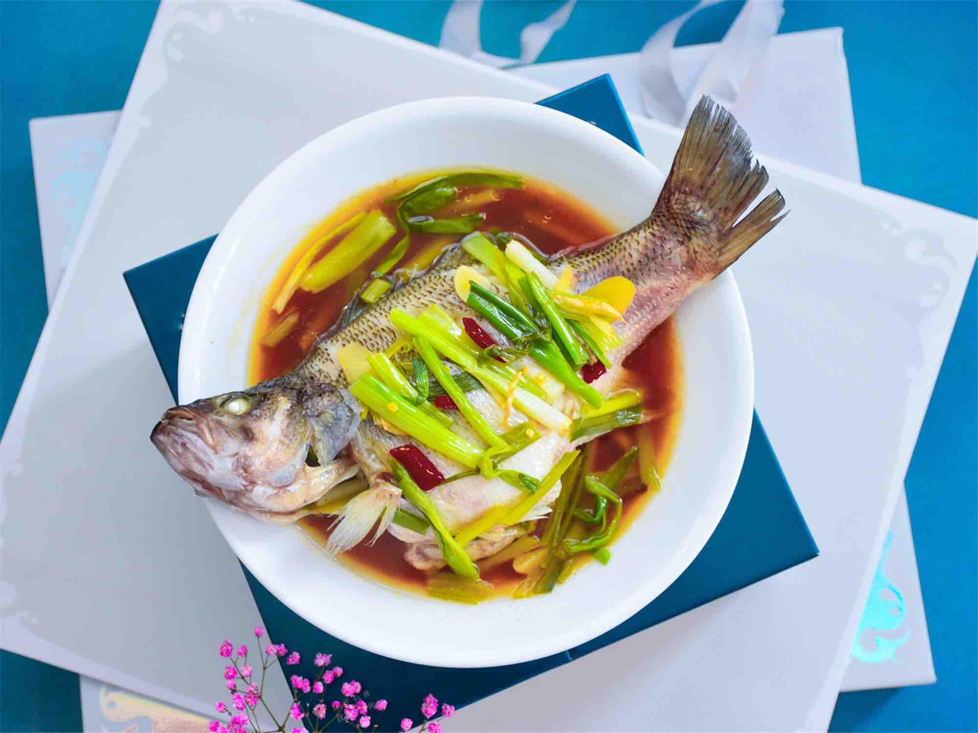 清蒸鱸魚的做法-咸鮮味煮菜譜