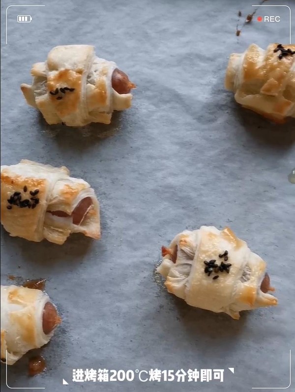 香腸酥皮卷的做法-家常味烤菜譜-易網健康養生網 香腸酥皮卷的做法-家常味烤菜譜