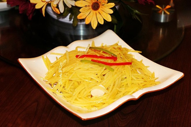 爆炒土豆絲的做法-家常味炒菜譜-易網健康養生網 爆炒土豆絲的做法-家常味炒菜譜