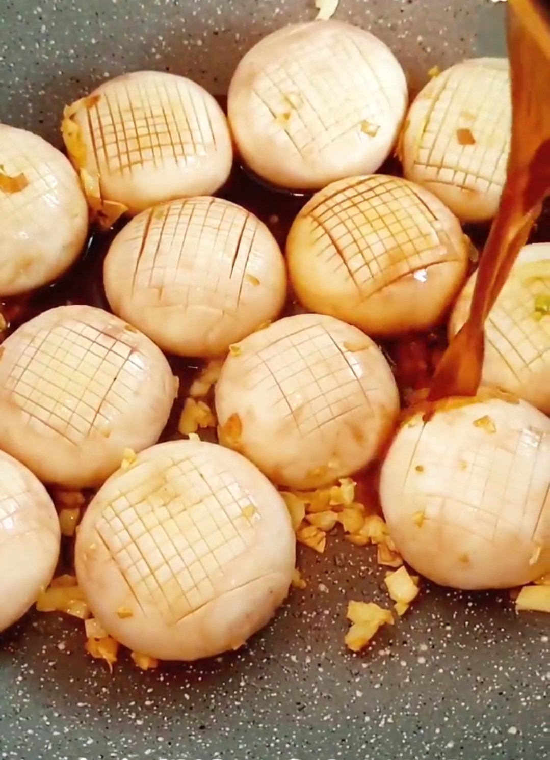 紅燒口蘑的做法-家常味燒菜譜-易網健康養生網 紅燒口蘑的做法-家常味燒菜譜