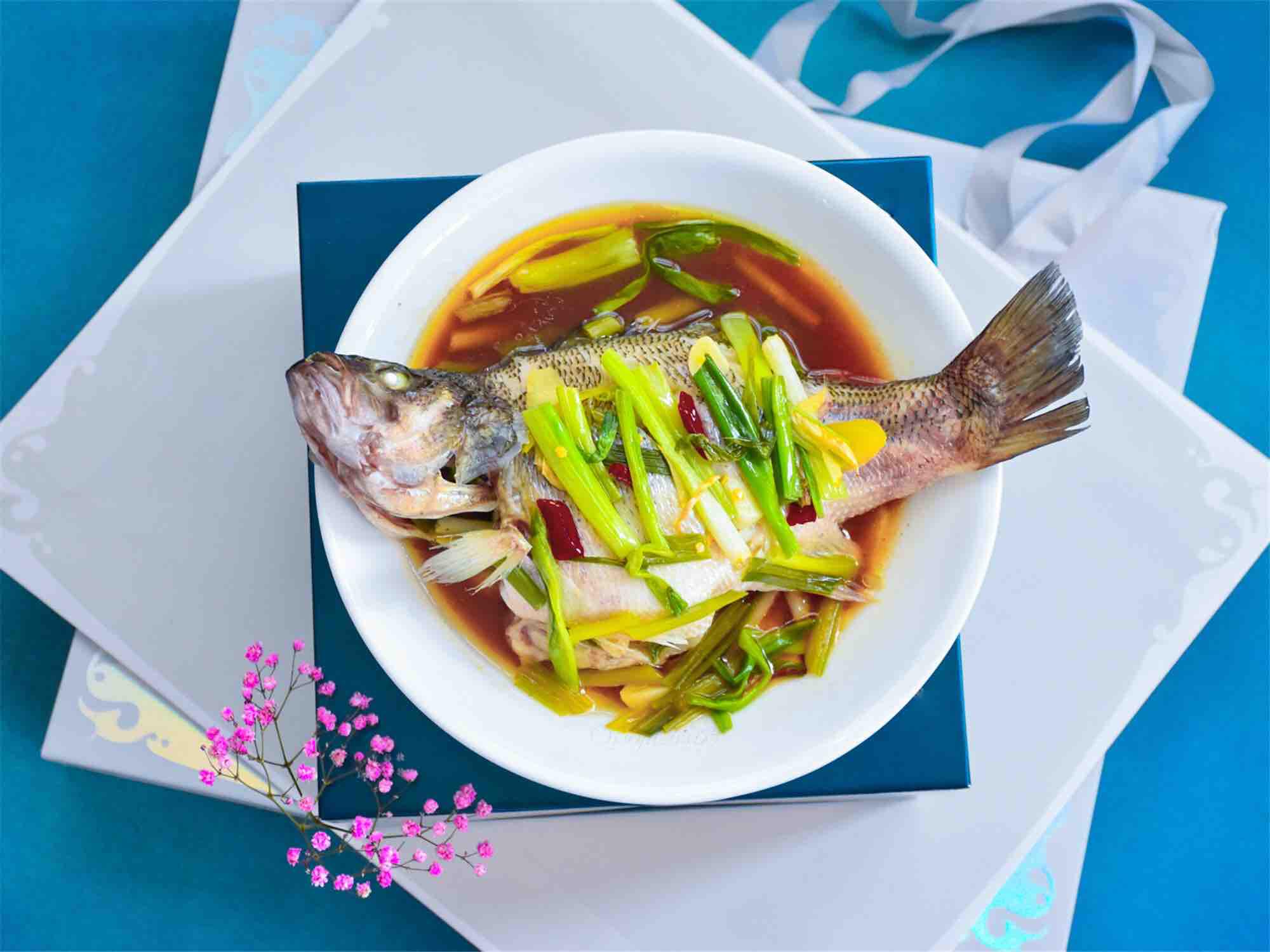 清蒸鱸魚的做法-咸鮮味煮菜譜