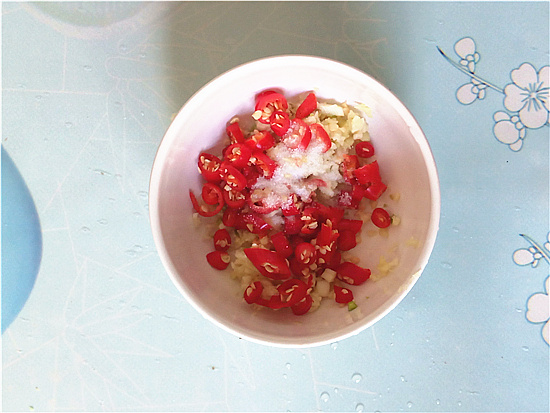 涼拌魔芋結(jié)的做法-酸辣味拌菜譜