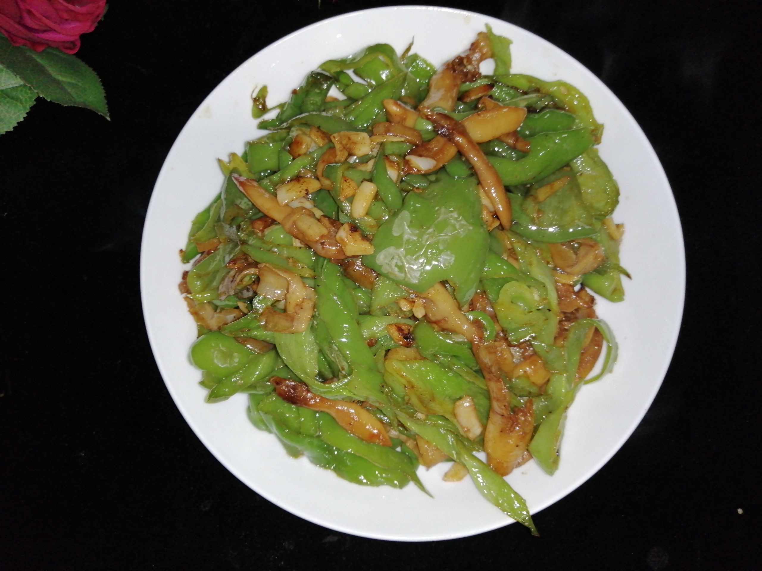 青椒爆炒蜆子干的做法-咸鮮味炒菜譜-易網健康養生網 青椒爆炒蜆子干的做法-咸鮮味炒菜譜