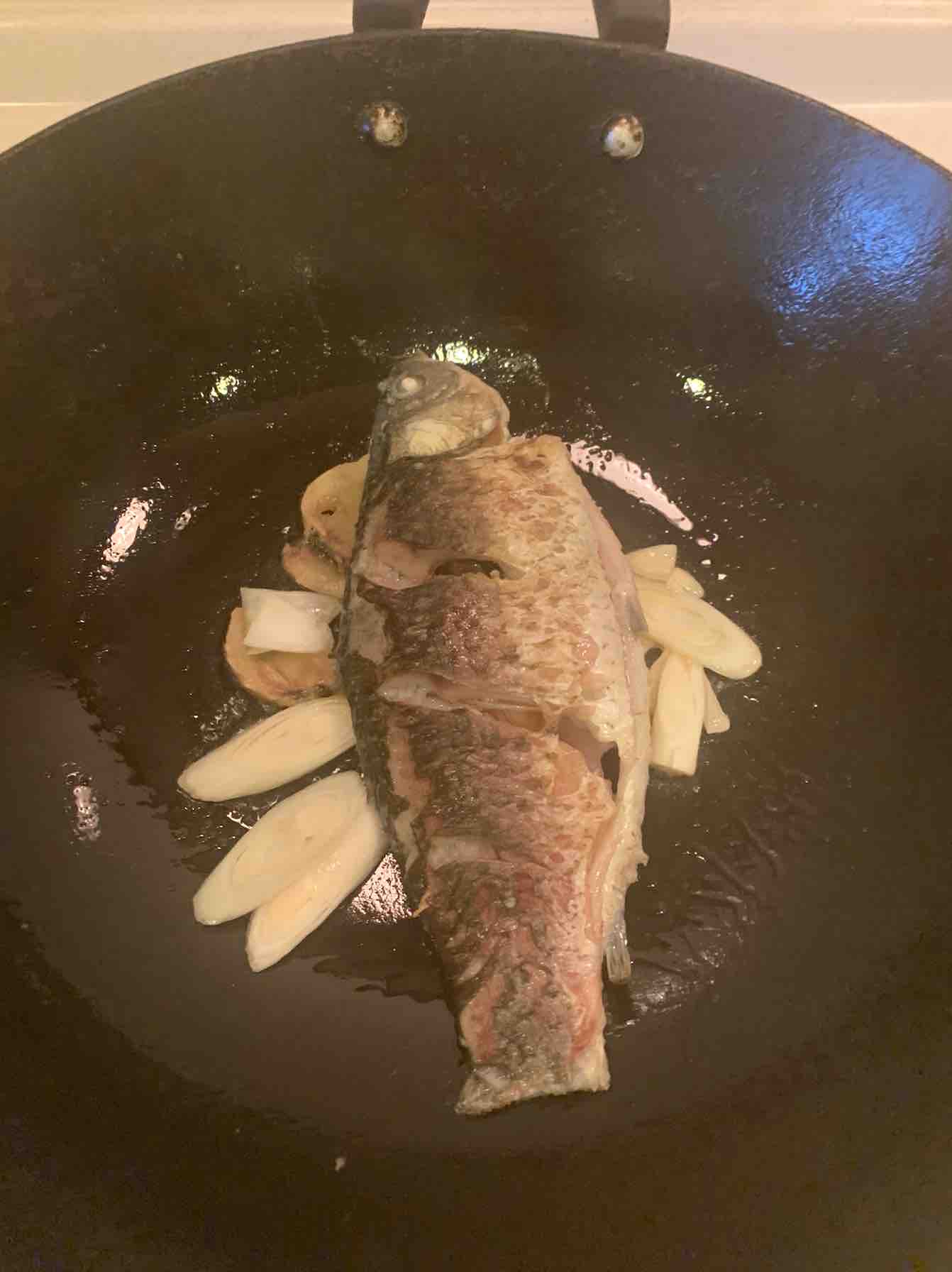 奶白鯽魚豆腐湯的做法-咸鮮味煮菜譜-易網健康養生網 奶白鯽魚豆腐湯的做法-咸鮮味煮菜譜