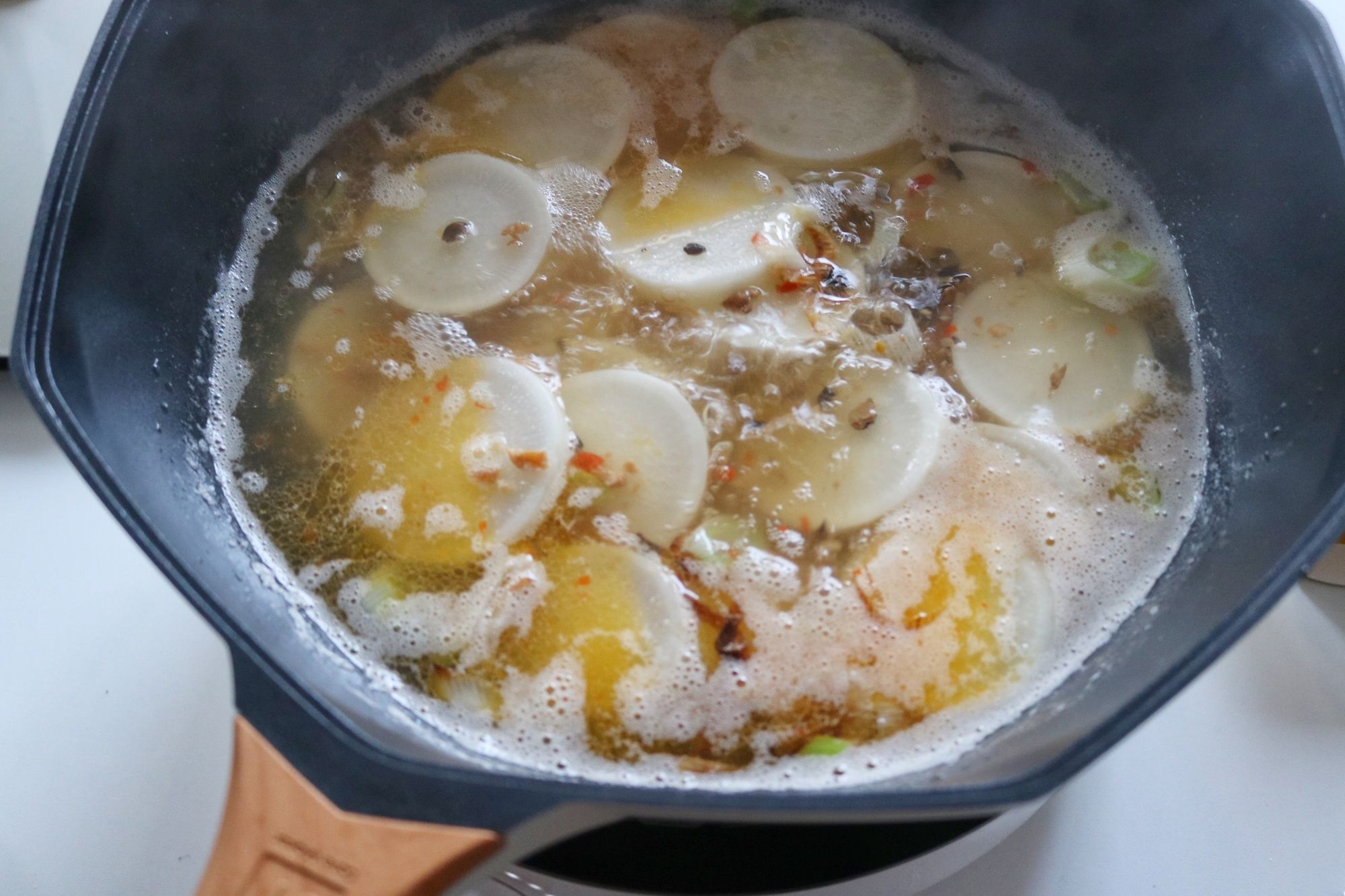 鮑魚辣醬燴蘿卜的做法-咸鮮味燴菜譜-易網健康養生網 鮑魚辣醬燴蘿卜的做法-咸鮮味燴菜譜