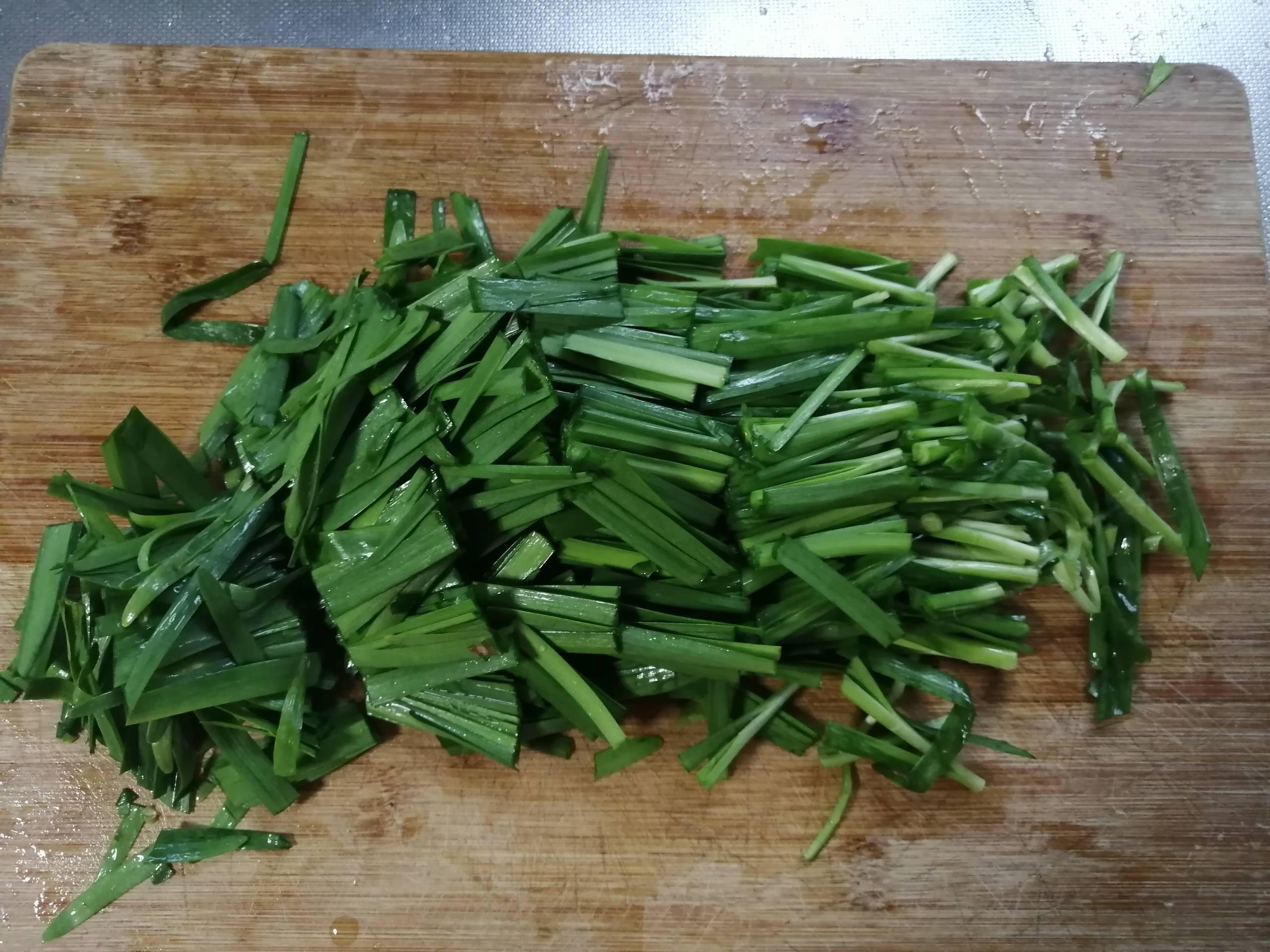 萵苣炒韭菜的做法-家常味炒菜譜-易網健康養生網 萵苣炒韭菜的做法-家常味炒菜譜