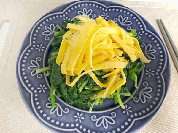 菠菜拌蛋絲的做法-家常味炒菜譜