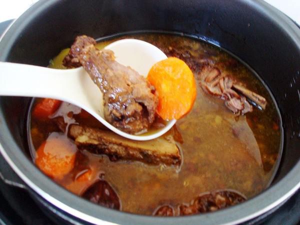 胡蘿卜燉牛排骨的做法-家常味燉菜譜-易網(wǎng)健康養(yǎng)生網(wǎng) 胡蘿卜燉牛排骨的做法-家常味燉菜譜