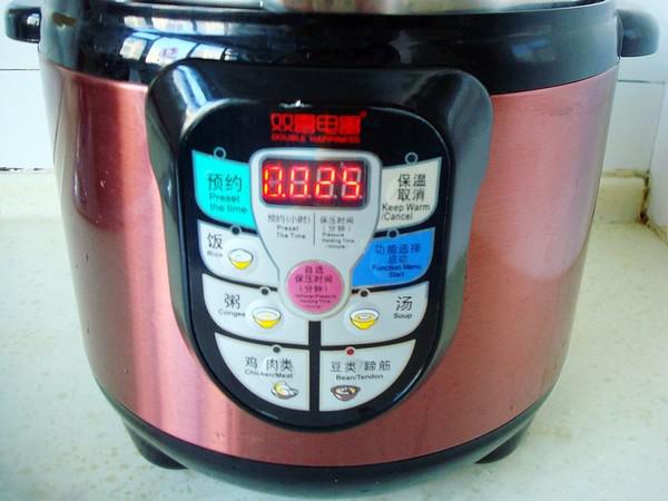 胡蘿卜燉牛排骨的做法-家常味燉菜譜-易網(wǎng)健康養(yǎng)生網(wǎng) 胡蘿卜燉牛排骨的做法-家常味燉菜譜