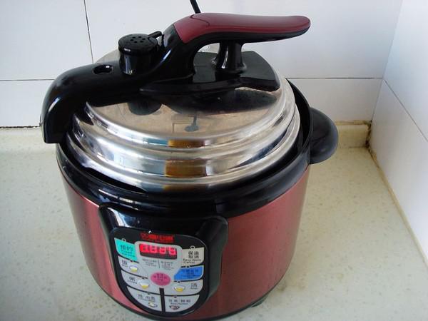 胡蘿卜燉牛排骨的做法-家常味燉菜譜-易網(wǎng)健康養(yǎng)生網(wǎng) 胡蘿卜燉牛排骨的做法-家常味燉菜譜