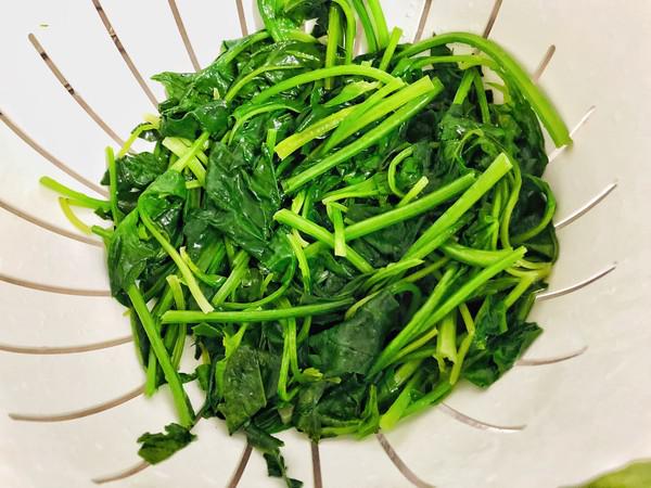 菠菜拌蛋絲的做法-家常味炒菜譜