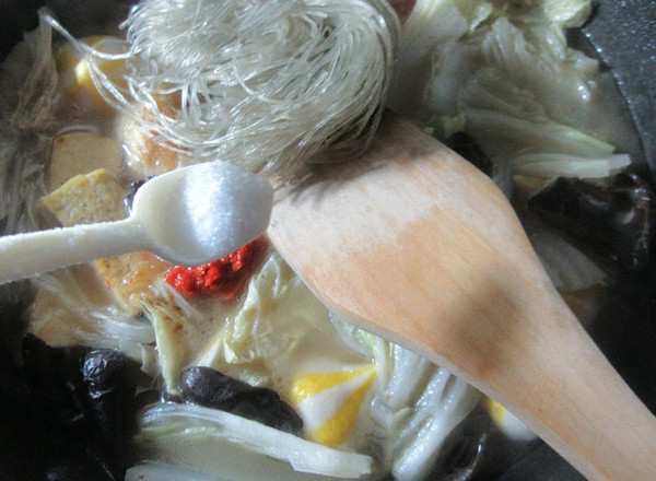 家常一鍋亂燉的做法-家常味燉菜譜-易網(wǎng)健康養(yǎng)生網(wǎng) 家常一鍋亂燉的做法-家常味燉菜譜