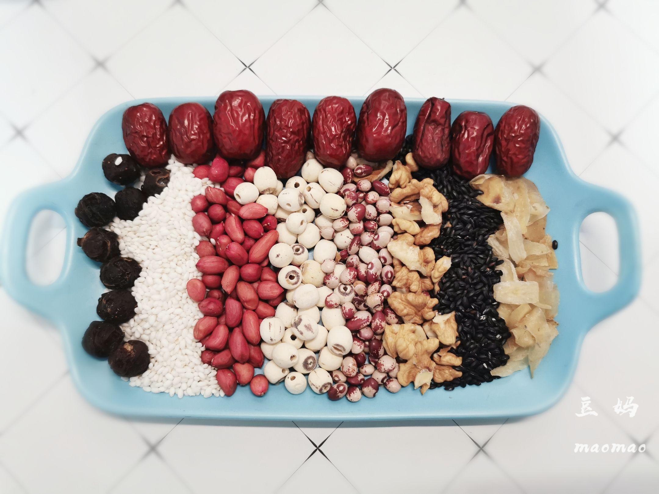 臘八粥的做法-甜味煮菜譜-易網(wǎng)<a href=http://www.xllyou.com/ target=_blank class=infotextkey>健康養(yǎng)生</a>網(wǎng) 臘八粥的做法-甜味煮菜譜