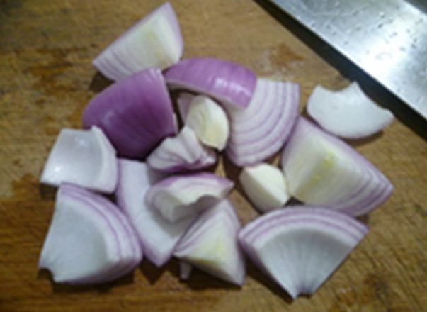 黑木耳洋蔥炒荷葉蛋的做法-家常味炒菜譜-易網健康養生網 黑木耳洋蔥炒荷葉蛋的做法-家常味炒菜譜