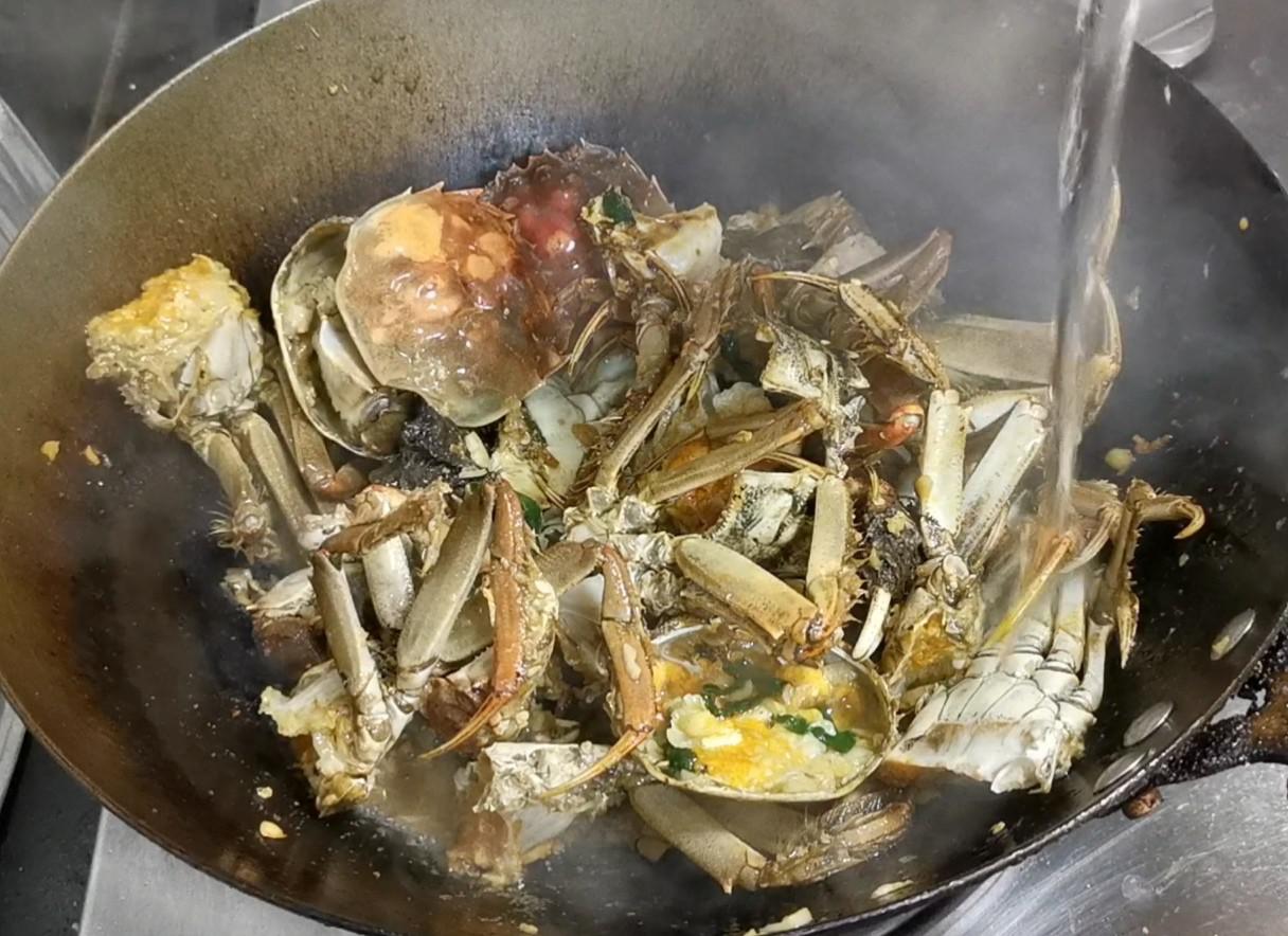 炒螃蟹的做法-咸鮮味炒菜譜-易網健康養生網 炒螃蟹的做法-咸鮮味炒菜譜
