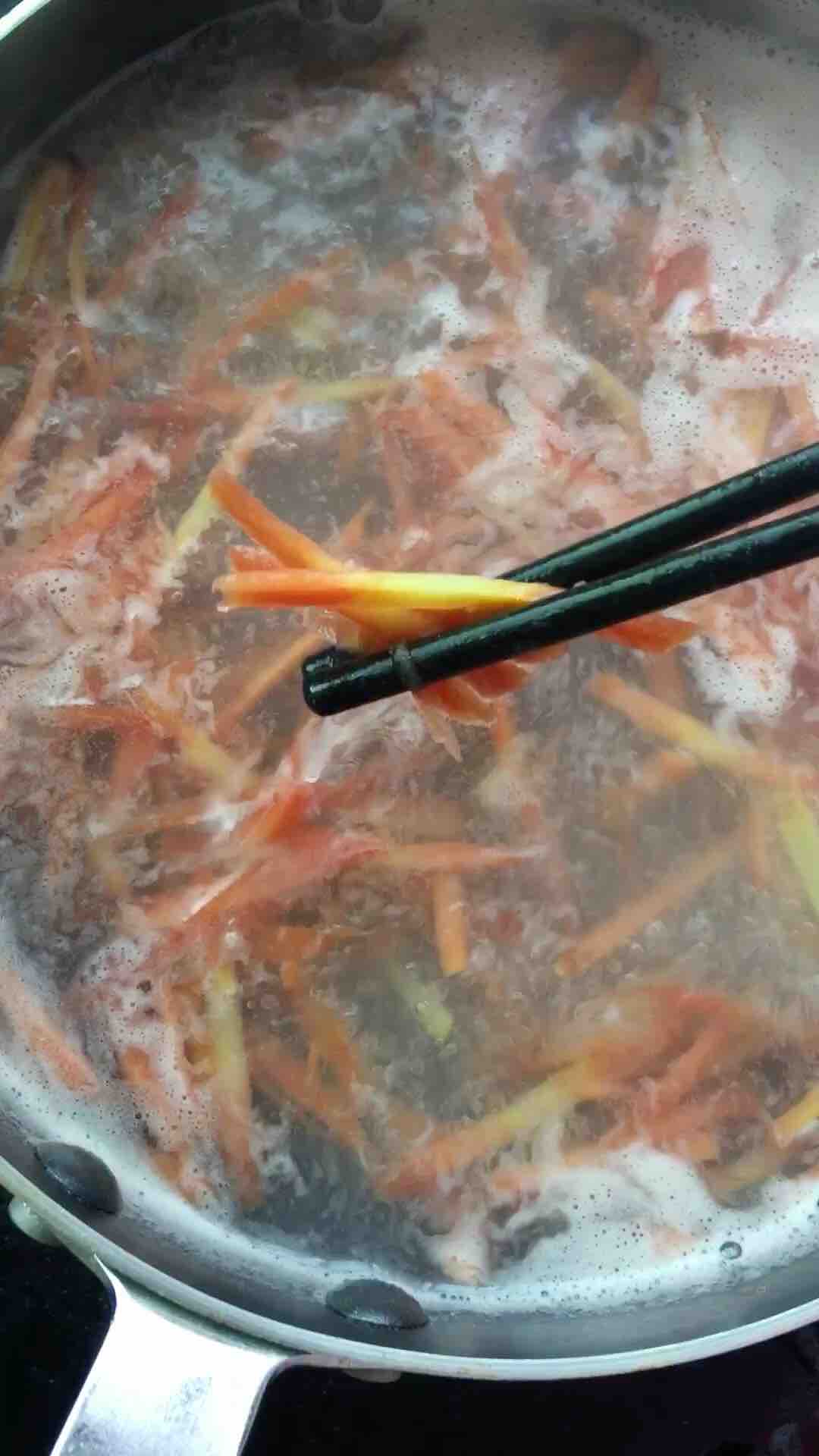 麻辣拌米粉的做法-家常味拌菜譜-易網健康養生網 麻辣拌米粉的做法-家常味拌菜譜