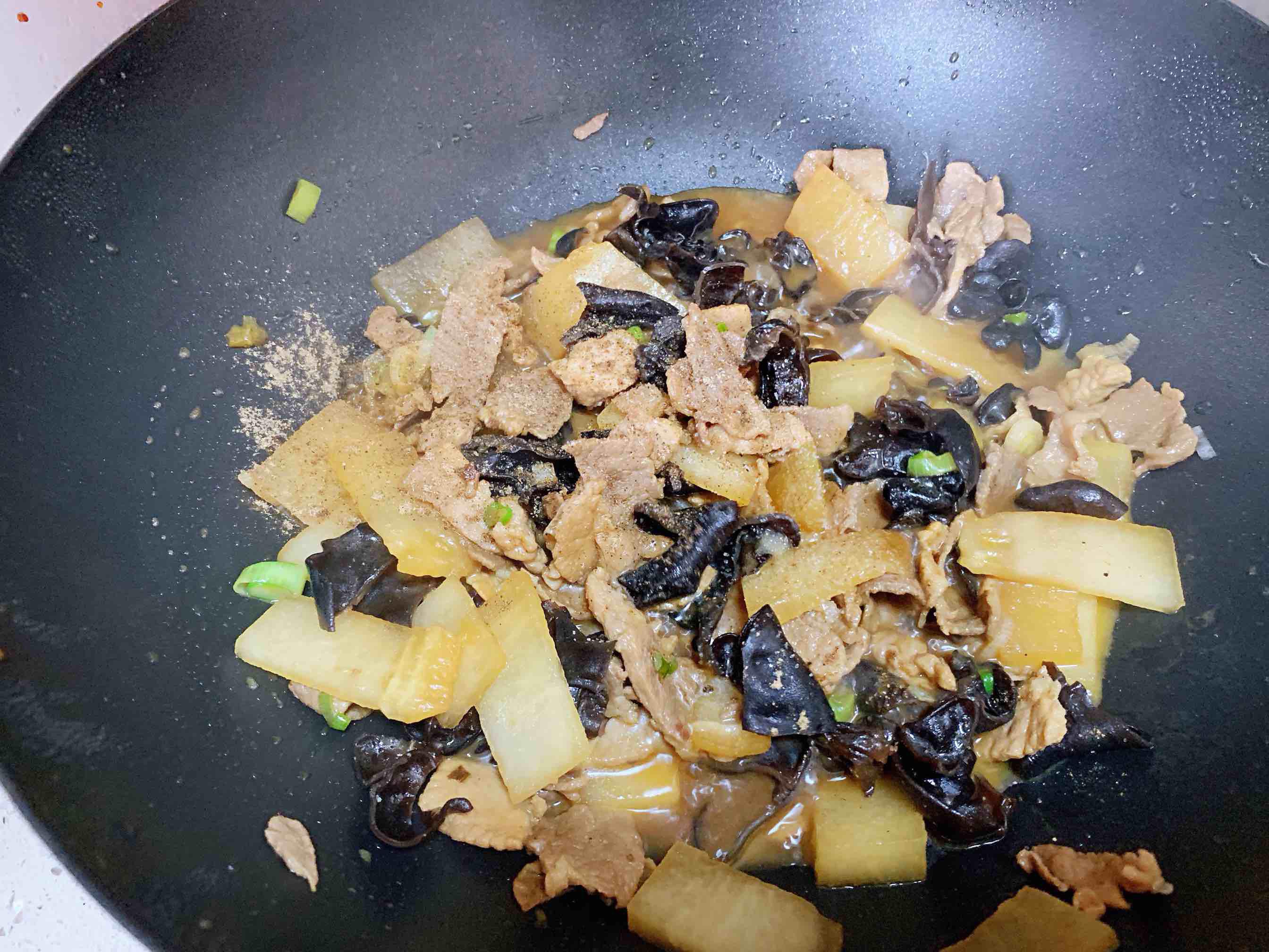 木耳冬瓜炒肉的做法-咸鮮味炒菜譜-易網健康養生網 木耳冬瓜炒肉的做法-咸鮮味炒菜譜