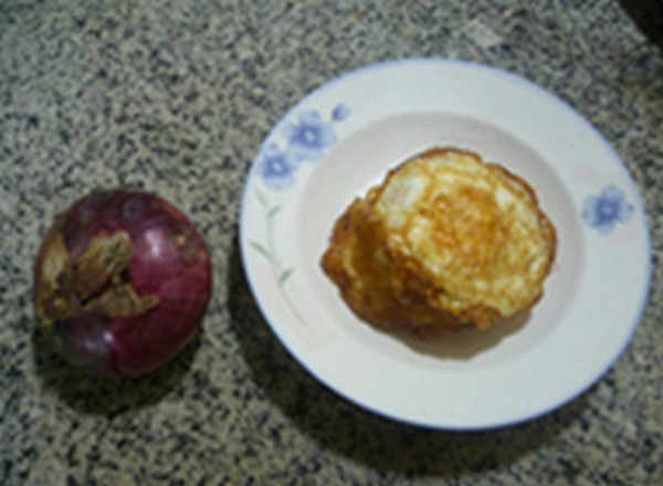 黑木耳洋蔥炒荷葉蛋的做法-家常味炒菜譜-易網<a href=http://www.xllyou.com/ target=_blank class=infotextkey>健康養生</a>網 黑木耳洋蔥炒荷葉蛋的做法-家常味炒菜譜