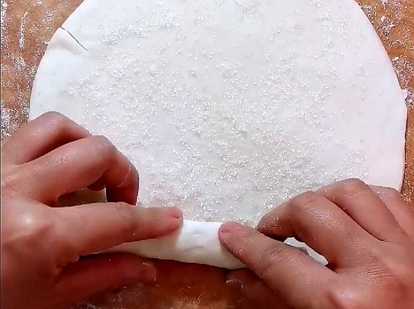 快手蝴蝶酥的做法-甜味烤菜譜-易網健康養生網 快手蝴蝶酥的做法-甜味烤菜譜