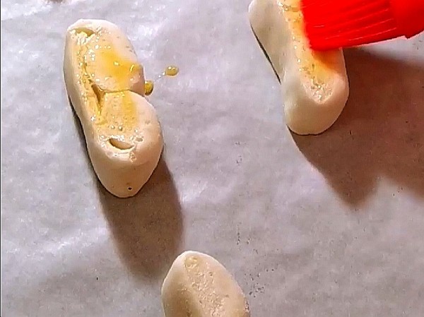 快手蝴蝶酥的做法-甜味烤菜譜-易網健康養生網 快手蝴蝶酥的做法-甜味烤菜譜