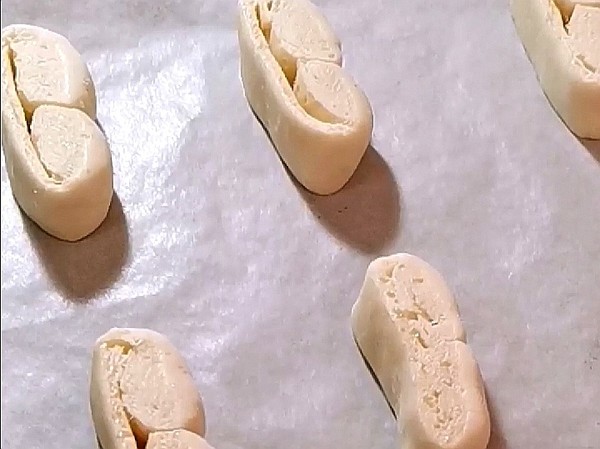 快手蝴蝶酥的做法-甜味烤菜譜-易網健康養生網 快手蝴蝶酥的做法-甜味烤菜譜