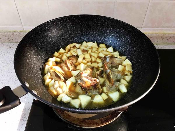 杏鮑菇排骨燜飯的做法-家常味燜菜譜