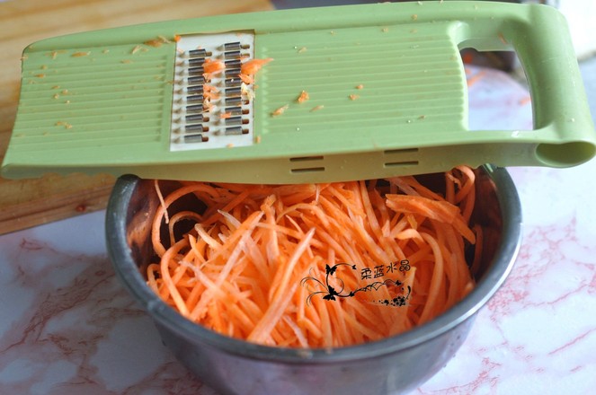 清炒胡蘿卜絲的做法-家常味炒菜譜-易網(wǎng)<a href=http://www.xllyou.com/ target=_blank class=infotextkey>健康養(yǎng)生</a>網(wǎng) 清炒胡蘿卜絲的做法-家常味炒菜譜