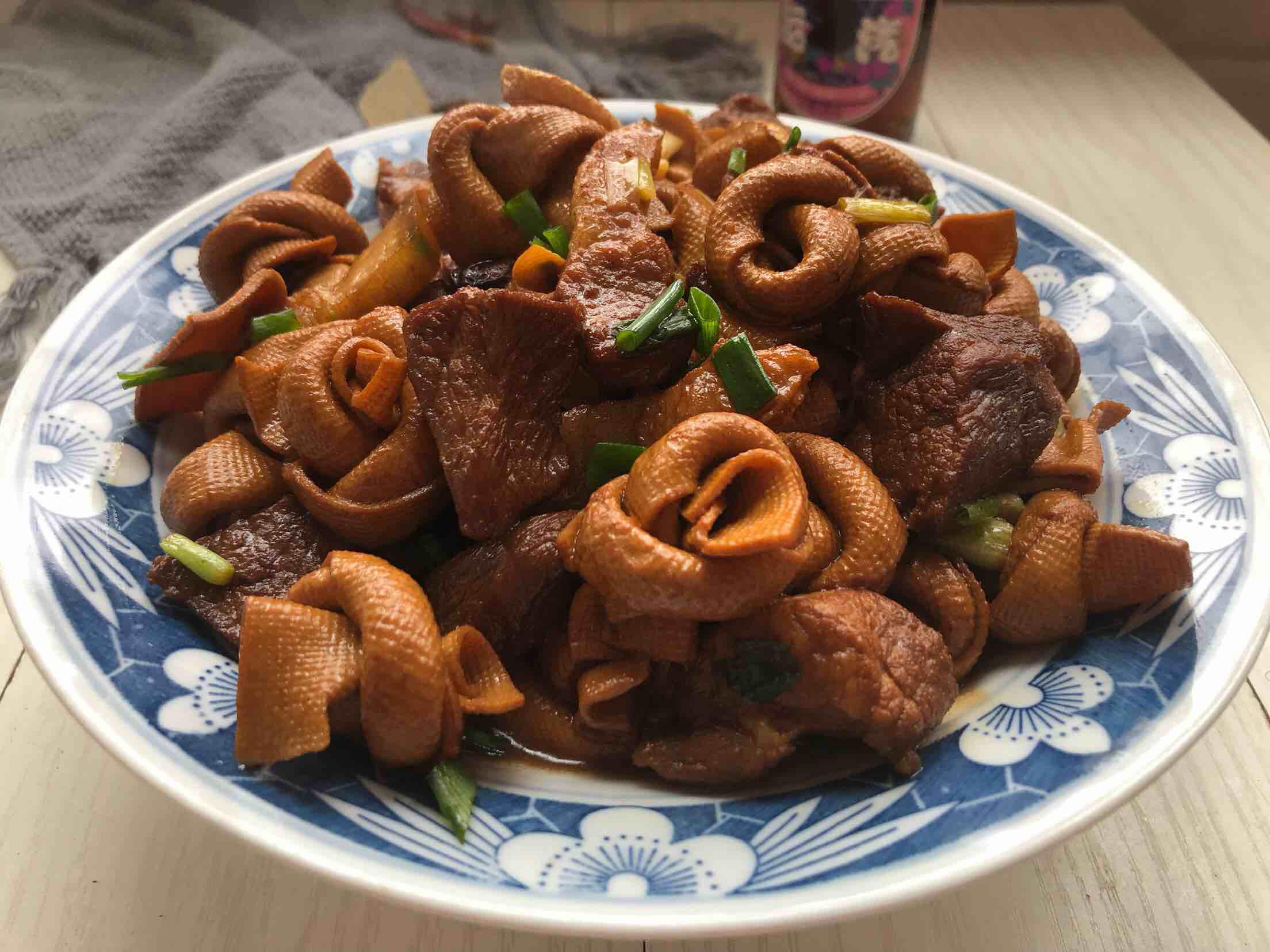 百葉結燒肉的做法-家常味燒菜譜-易網健康養生網 百葉結燒肉的做法-家常味燒菜譜