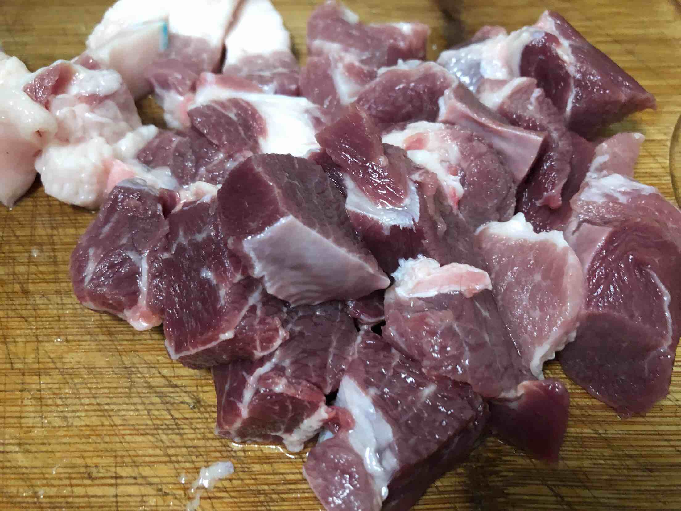 百葉結燒肉的做法-家常味燒菜譜-易網<a href=http://www.xllyou.com/ target=_blank class=infotextkey>健康養生</a>網 百葉結燒肉的做法-家常味燒菜譜