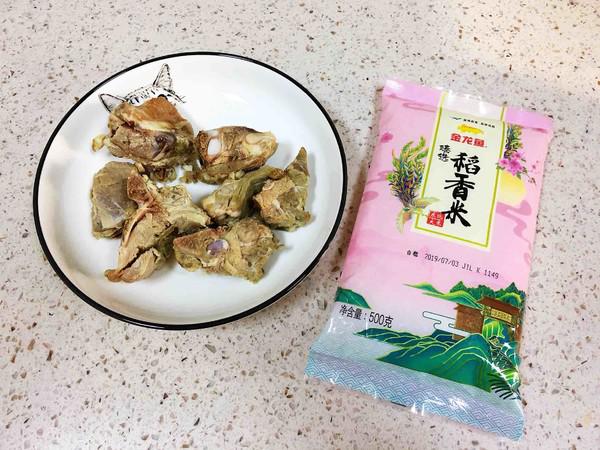 杏鮑菇排骨燜飯的做法-家常味燜菜譜