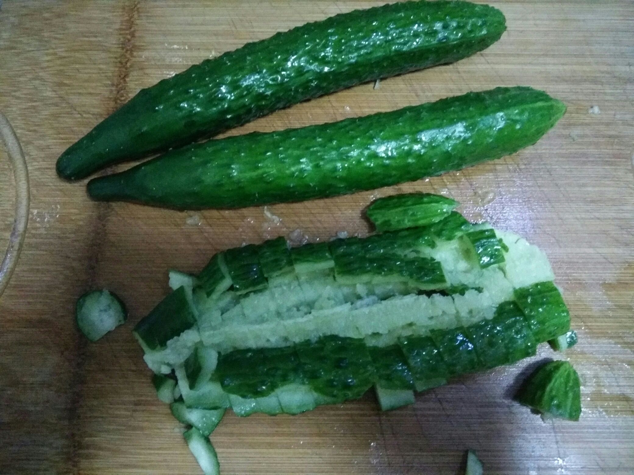 午餐肉拌黃瓜的做法-家常味拌菜譜-易網(wǎng)健康養(yǎng)生網(wǎng) 午餐肉拌黃瓜的做法-家常味拌菜譜