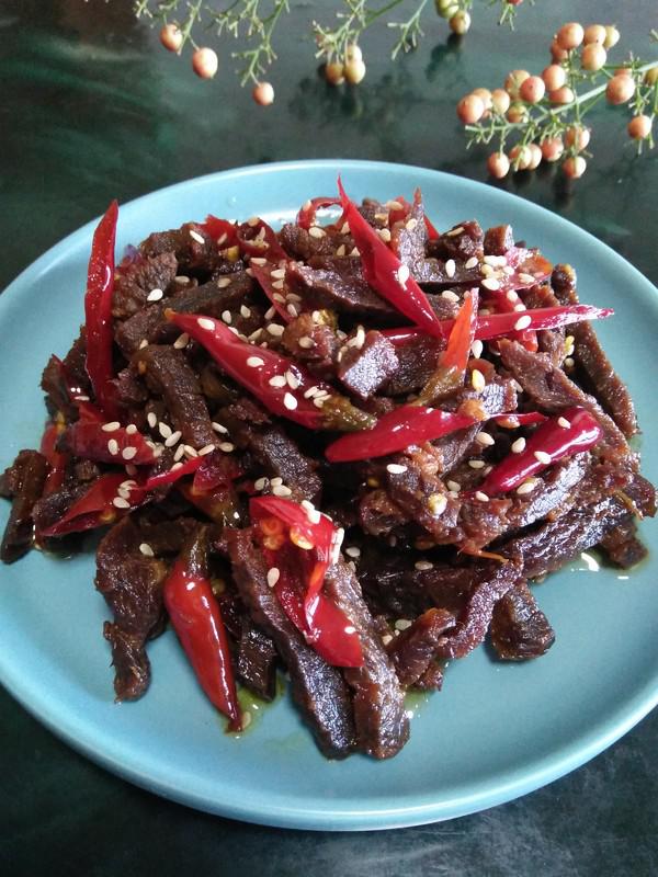 麻辣牛肉條的做法-香辣味炒菜譜-易網健康養生網 麻辣牛肉條的做法-香辣味炒菜譜