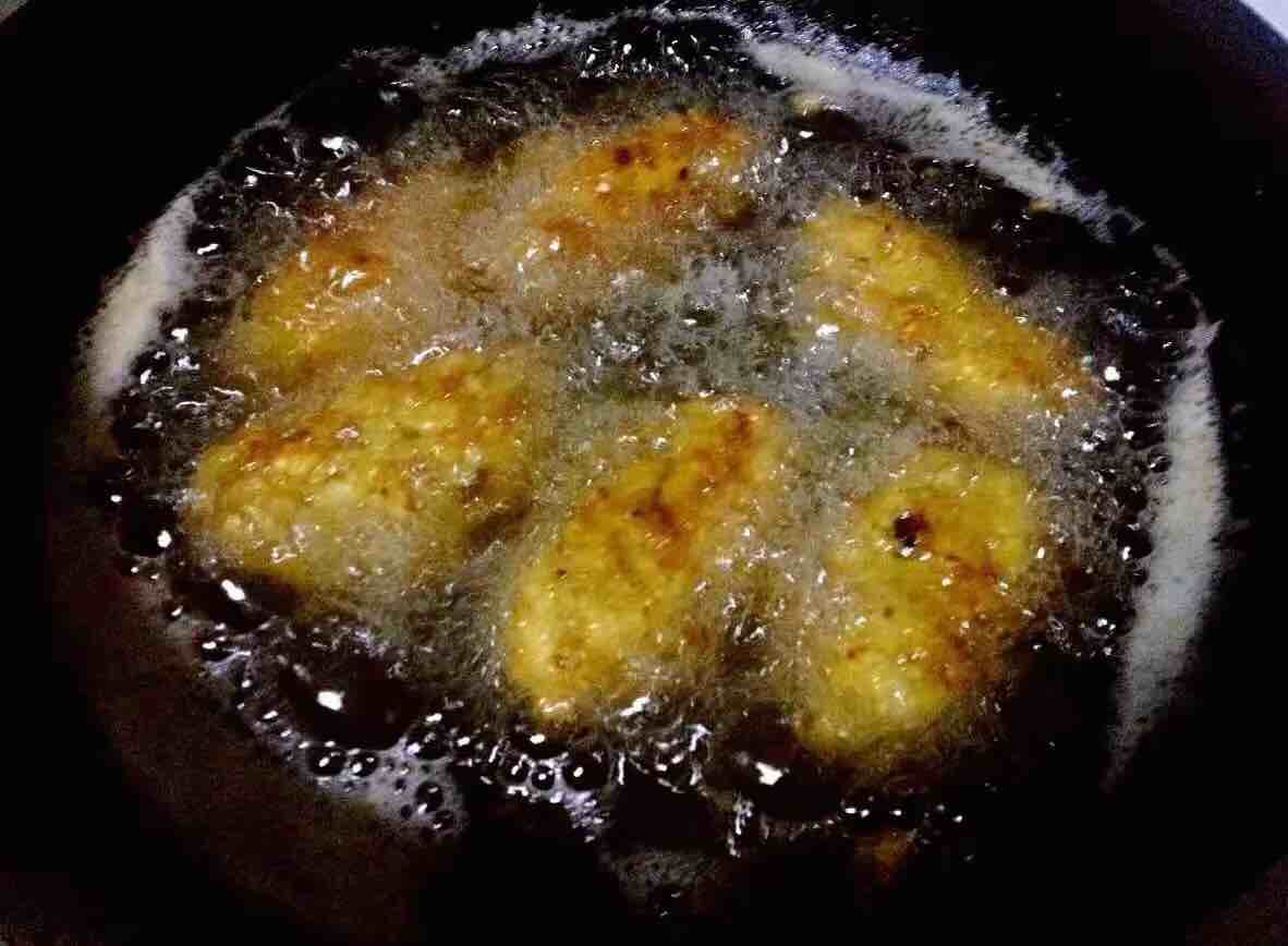 香酥炸雞翅的做法-家常味炸菜譜-易網健康養生網 香酥炸雞翅的做法-家常味炸菜譜