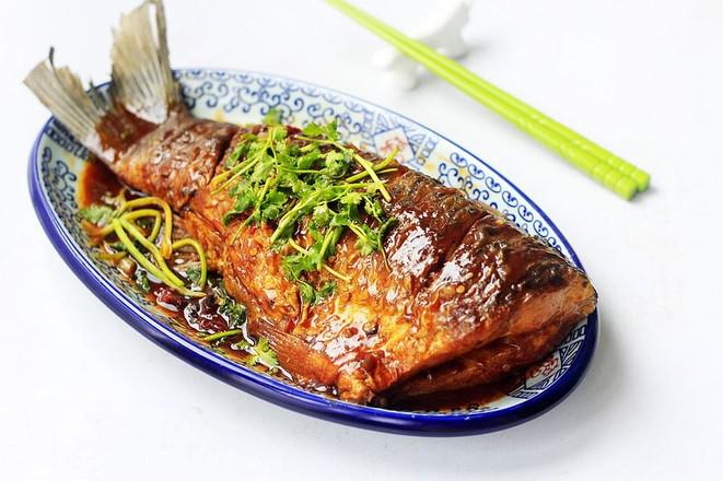 辣椒醬燒魚的做法-家常味燒菜譜-易網(wǎng)健康養(yǎng)生網(wǎng) 辣椒醬燒魚的做法-家常味燒菜譜