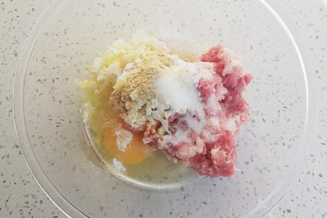 四喜丸子的做法-咸鮮味燒菜譜-易網健康養(yǎng)生網 四喜丸子的做法-咸鮮味燒菜譜