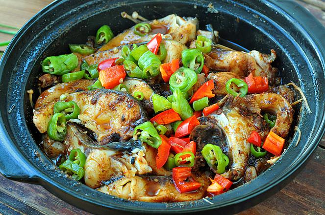 三汁燜魚的做法-香辣味燜菜譜-易網健康養生網 三汁燜魚的做法-香辣味燜菜譜