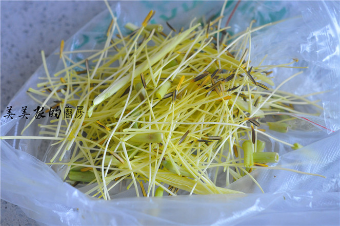 黃花菜炒雞蛋的做法-家常味炒菜譜