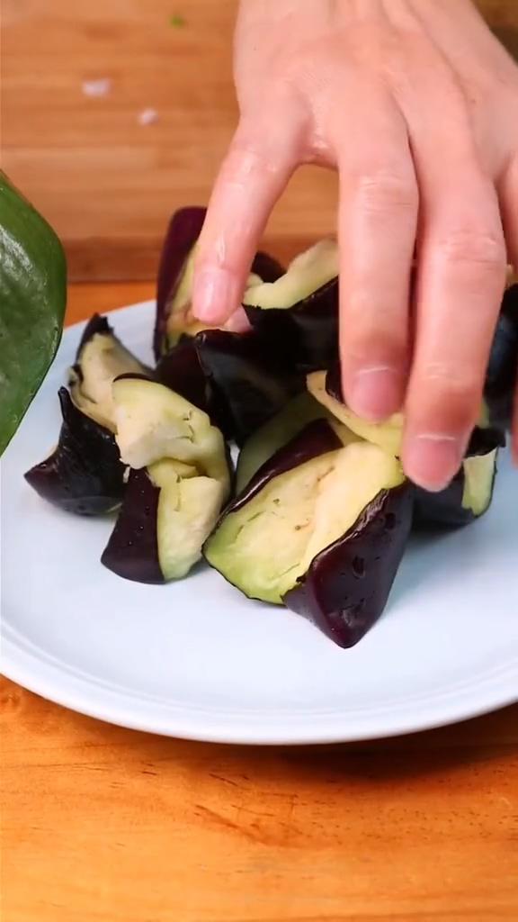 家常茄子的做法-家常味炒菜譜-易網健康養生網 家常茄子的做法-家常味炒菜譜