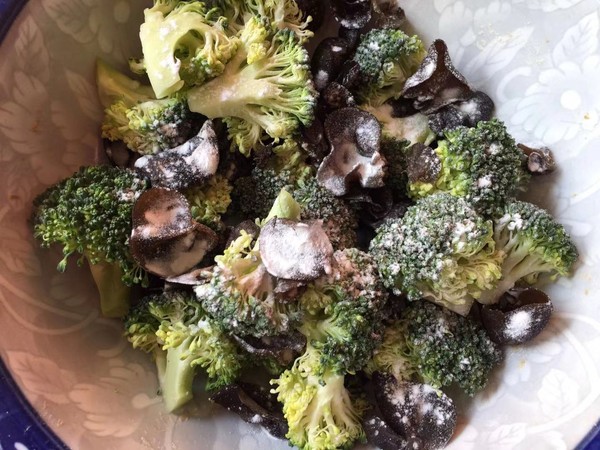 汗蒸西蘭花的做法-家常味拌菜譜-易網健康養生網 汗蒸西蘭花的做法-家常味拌菜譜