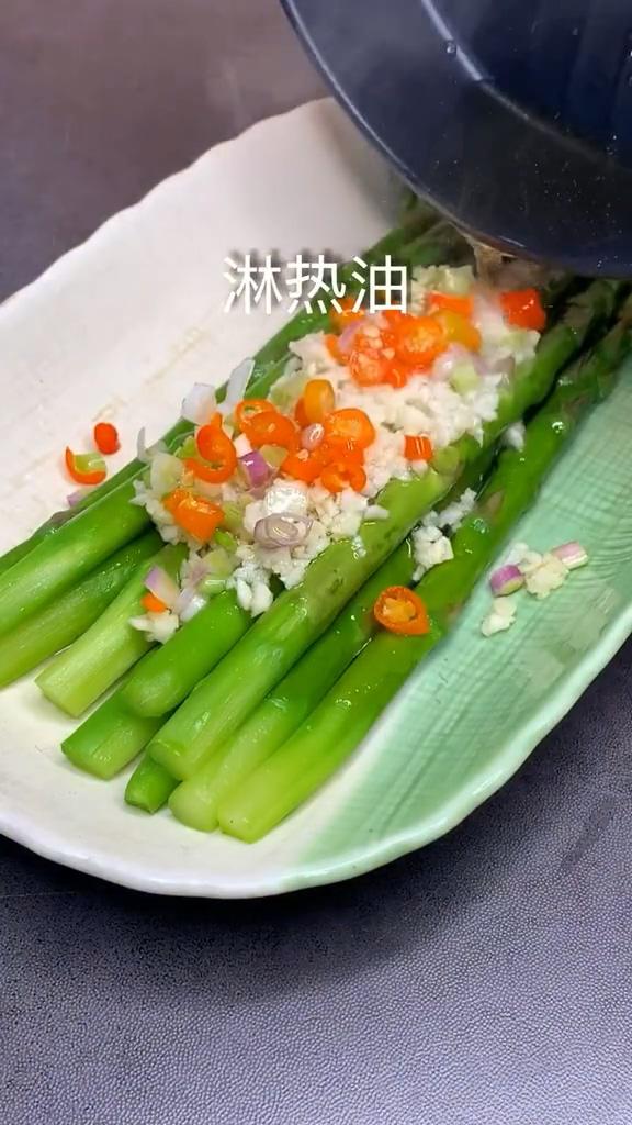 白灼蘆筍的做法-家常味煮菜譜-易網(wǎng)健康養(yǎng)生網(wǎng) 白灼蘆筍的做法-家常味煮菜譜