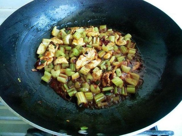 雞肉炒面的做法-家常味炒菜譜