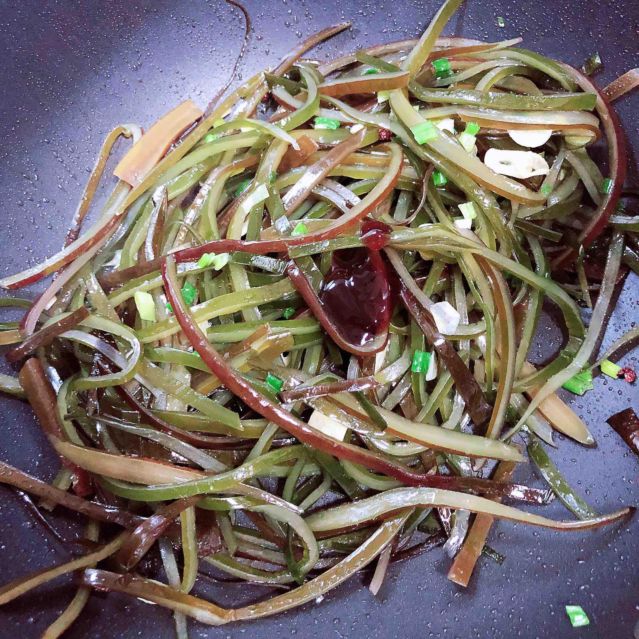 豬油香辣海帶絲的做法-咸鮮味炒菜譜-易網健康養生網 豬油香辣海帶絲的做法-咸鮮味炒菜譜